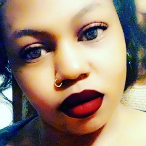 Meet your Posher, Rayna